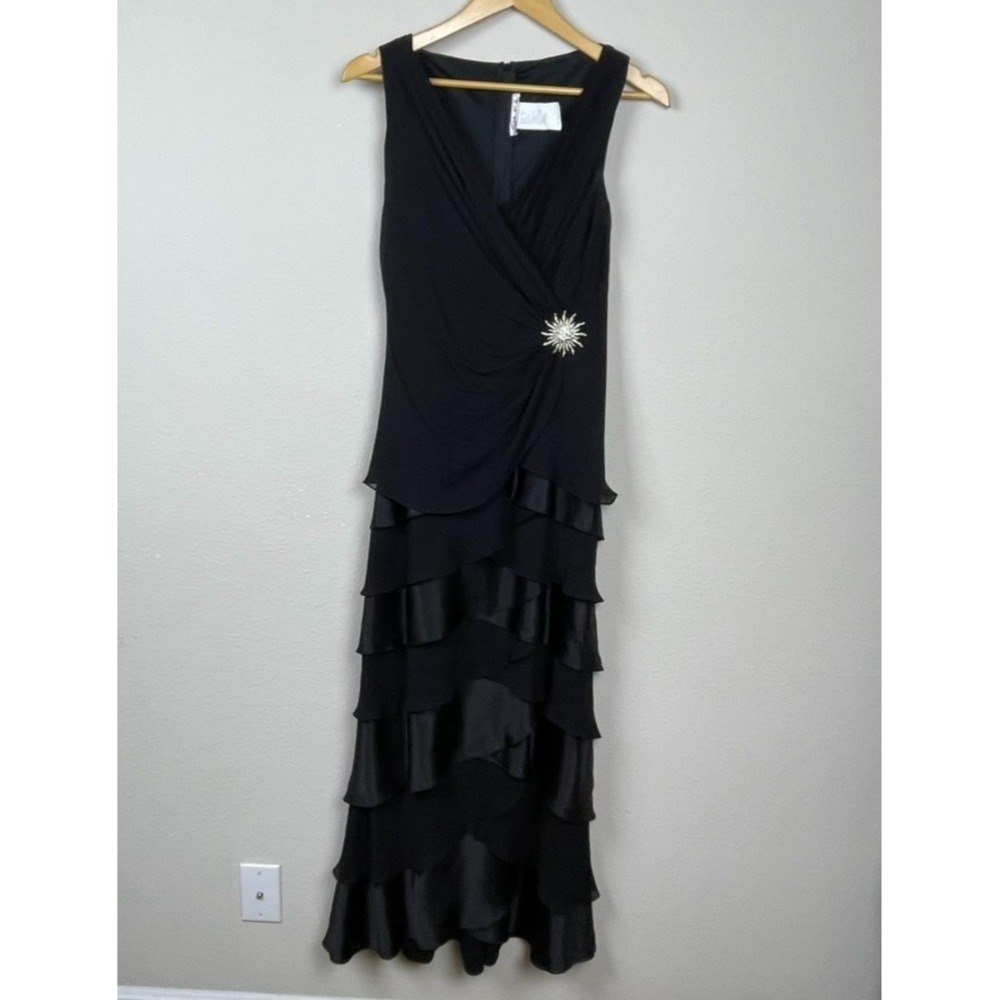 Vintage Lillie Rubin 100% Silk Black‎ Ruffle Tiered Brooch Dress – Size 8